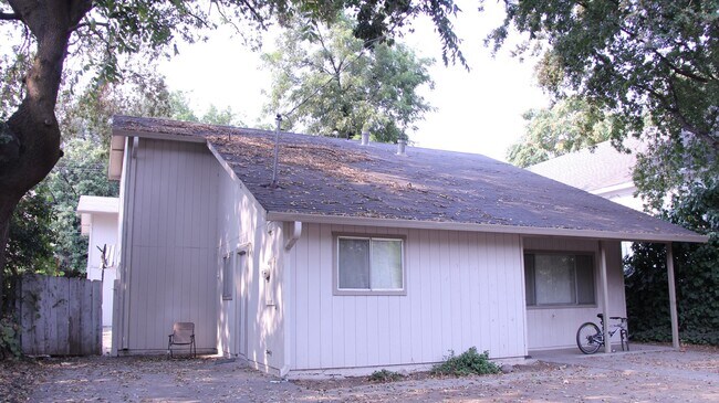 Primary Photo - 818 W 1st St
