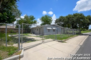 Building Photo - 4935 Eldridge Ave