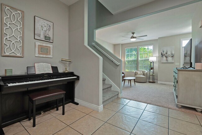 Building Photo - Stunning Daybreak Townhome!  $500 MOVE IN ...