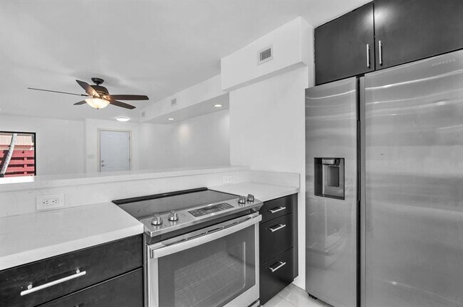 Building Photo - 3896 Meadow Ln
