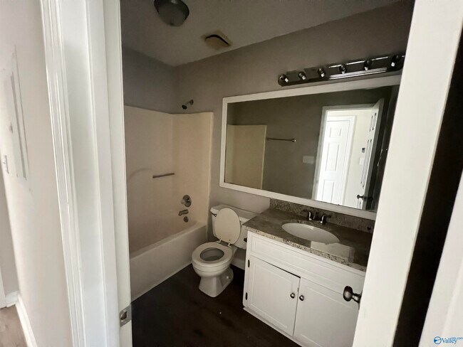 Building Photo - 2602 Wynterhall Rd SE