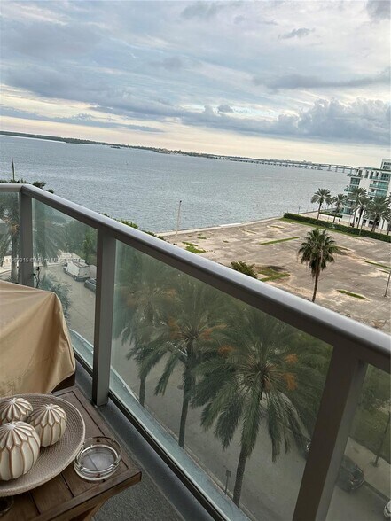 Primary Photo - 1155 Brickell Bay Dr