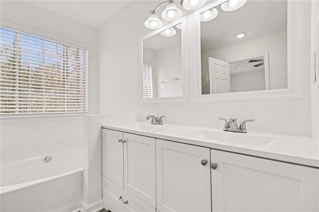 Building Photo - 7797 Mountain Creek Way