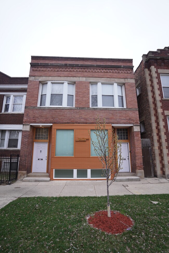 Building Photo - 6948 S Dorchester Ave