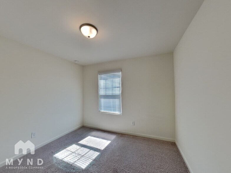 Building Photo - 133 Swindon Dr