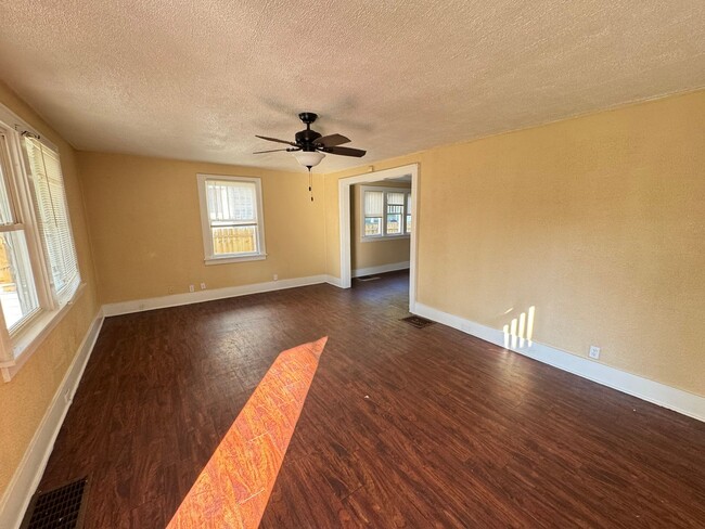 Building Photo - Charming 3-Bedroom, 1-Bathroom Home – $1,200/Month