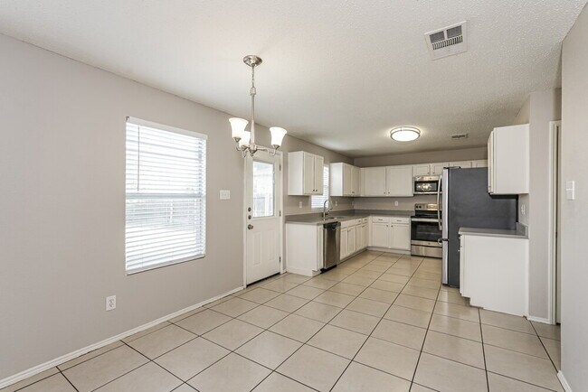 Building Photo - 532 Hertford St