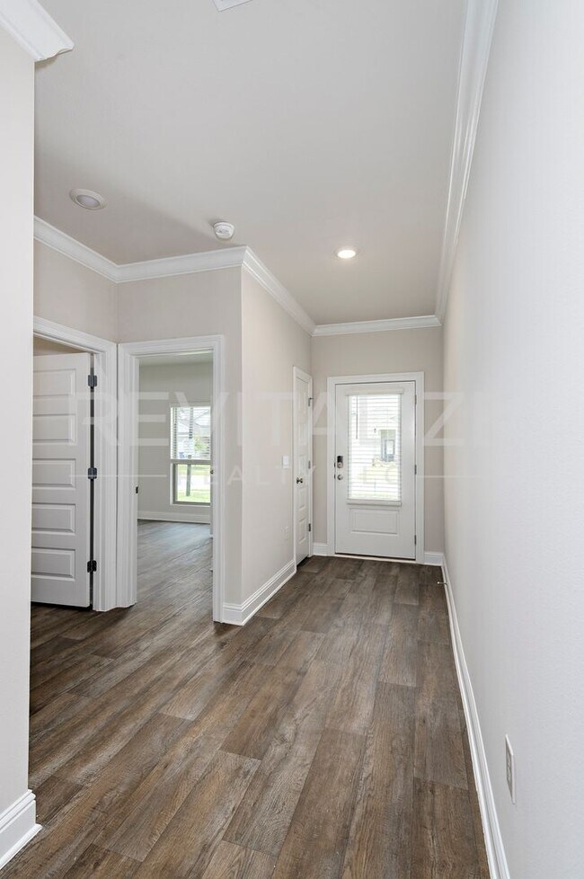 Building Photo - 14567 Dayton Cir