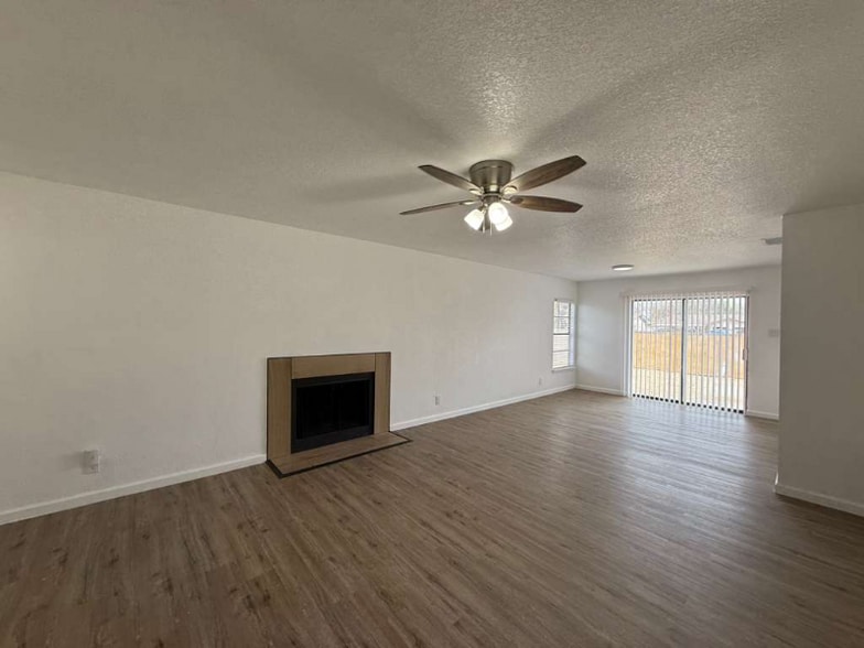 Building Photo - 2707 Alan Shepard Dr