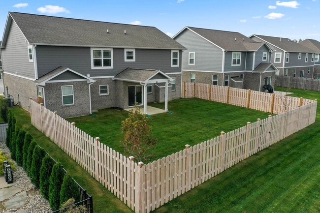 Building Photo - Fenced Yard, Zionsville Schools, Pet Friendly