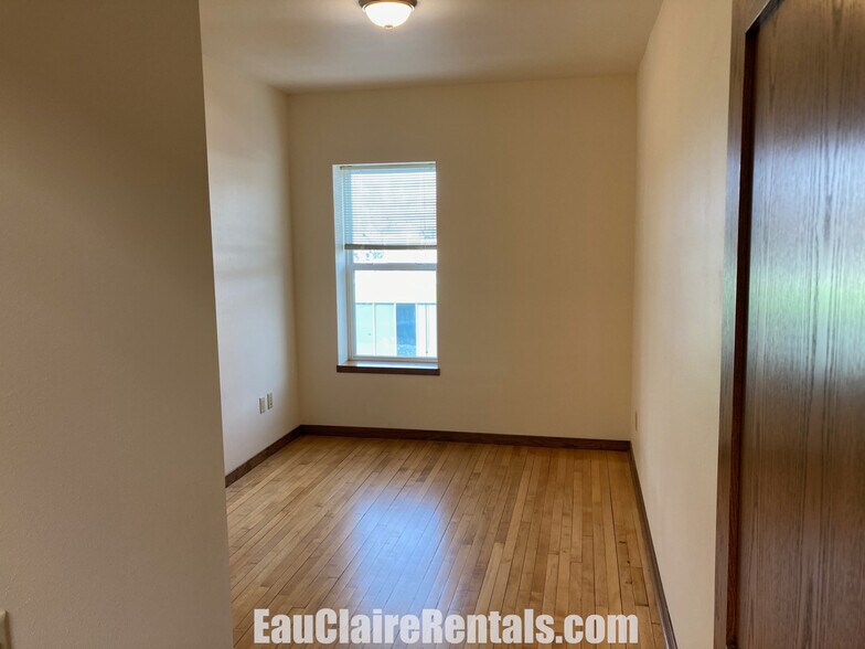 Bedroom 1 - 405 Wisconsin St