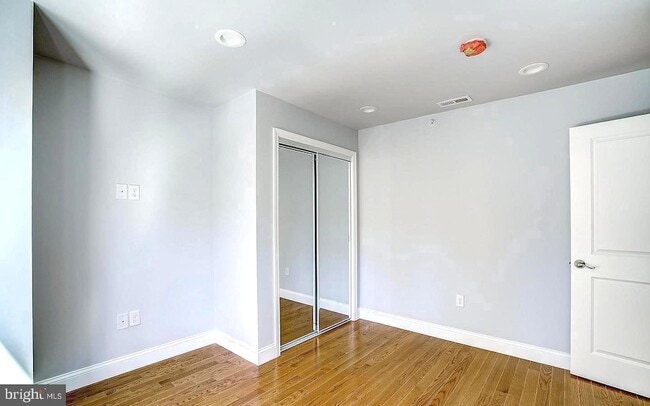 Building Photo - 1249 N 17th St