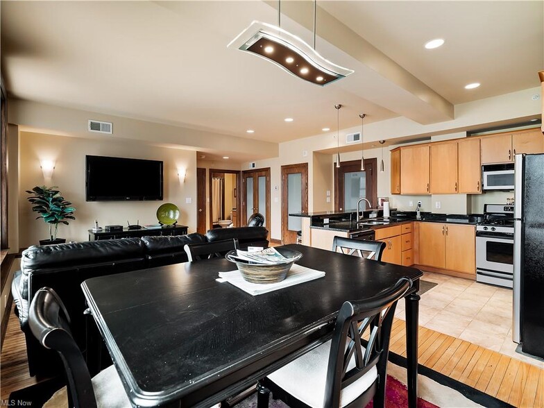 Building Photo - 140 Public Sq