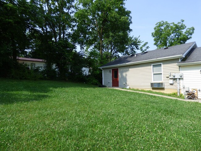 Building Photo - HAD222