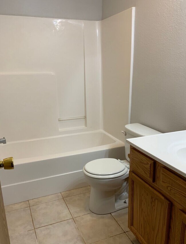 Building Photo - 835-835 Northstar Ct