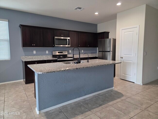 Building Photo - 24673 Alfalfa Dr