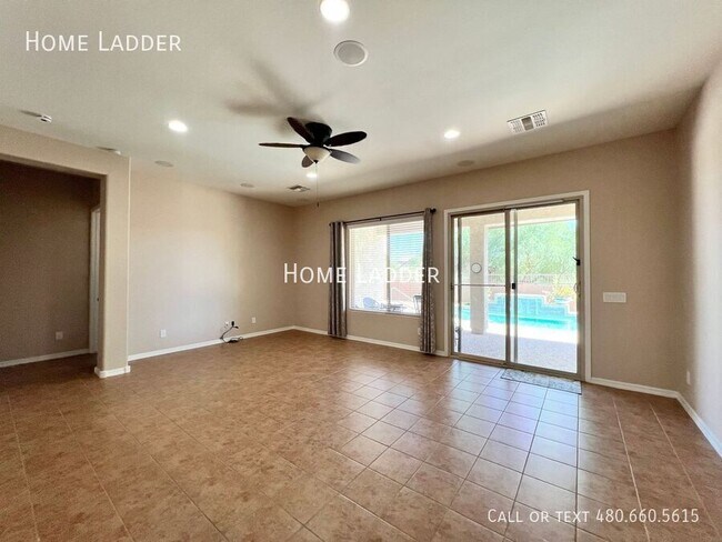 Building Photo - 6491 W Victory Way