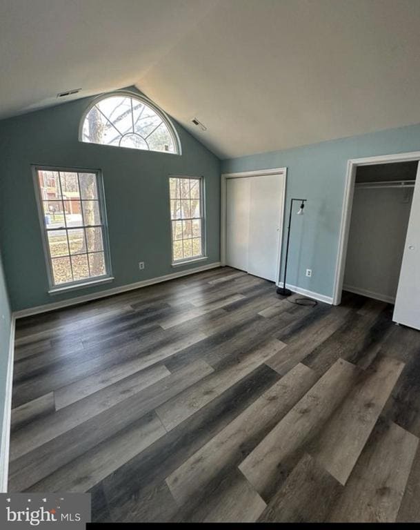 Building Photo - 986-RENTAL Yachtsman Way