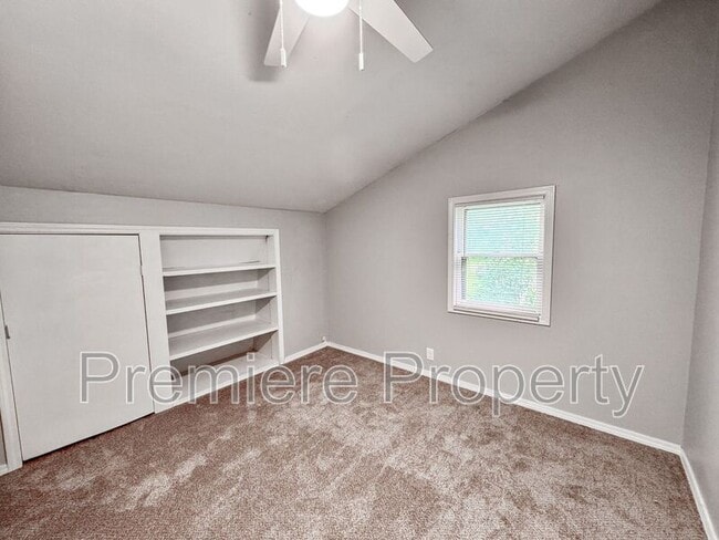 Building Photo - 11825 Roberts St