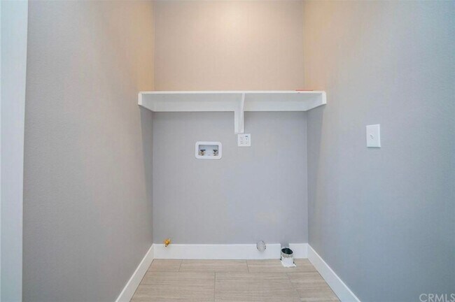 Building Photo - 850 W 165th Pl