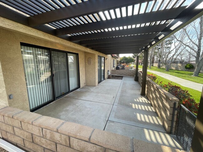 Building Photo - Jess Ranch- 55+ Gated Senior Citizen Community, Refurbished 2 Bedrooms, 2 Bathrooms,  Appliances ...