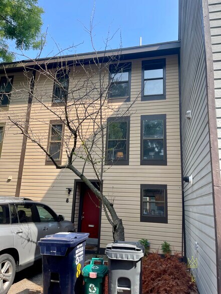 Building Photo - 8 Lilac Ct