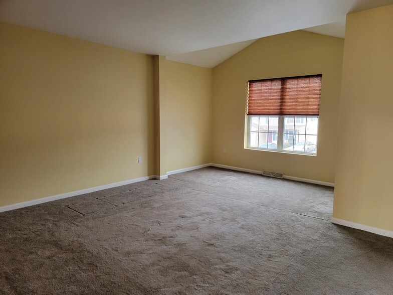 Building Photo - 2006 Greystone Dr