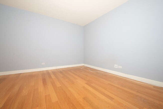 Building Photo - 4950 N Marine Dr