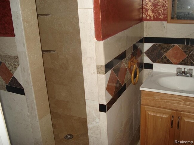 Building Photo - 8783 Lozen Dr