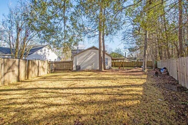 Building Photo - 3 Bedroom 2 Bath in Crowfield