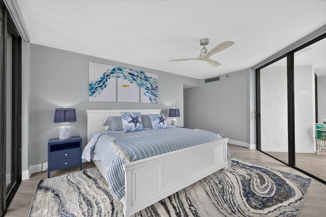 Building Photo - 9650 S Ocean Dr