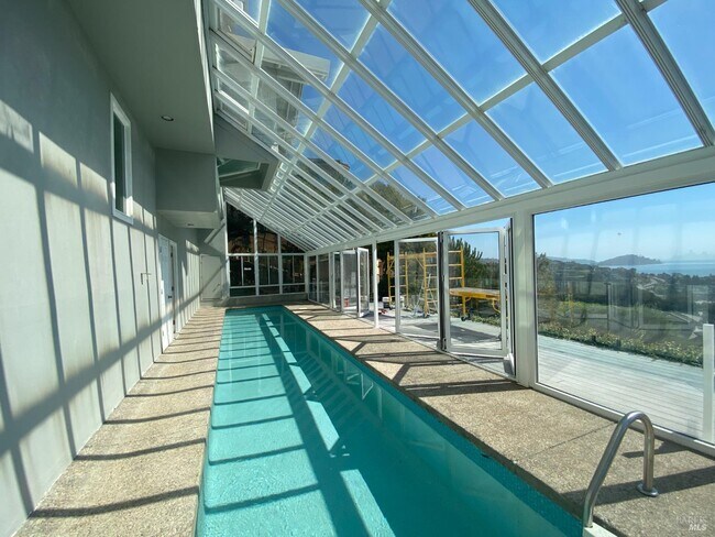 Building Photo - 67 Via Los Altos