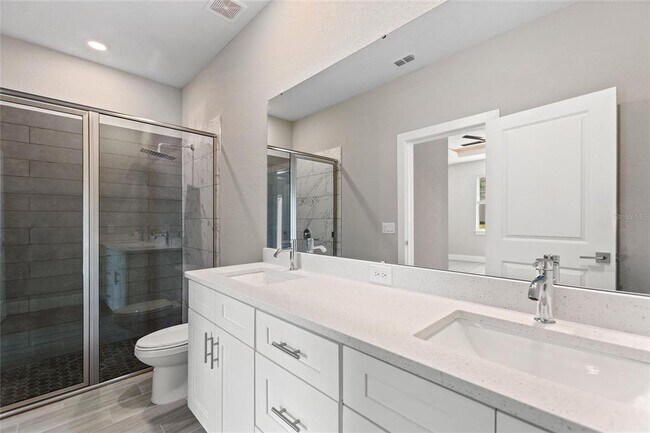 Building Photo - 740 Fraser Ct