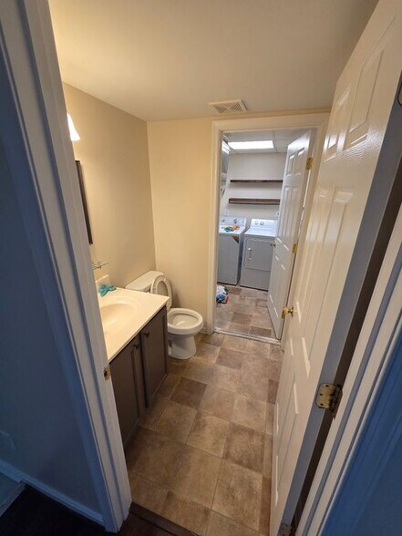 Building Photo - 45834 Wolftrap St