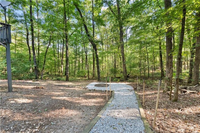 Building Photo - 172 Shady Trail