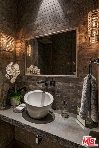 Building Photo - 1209 Via Aracena