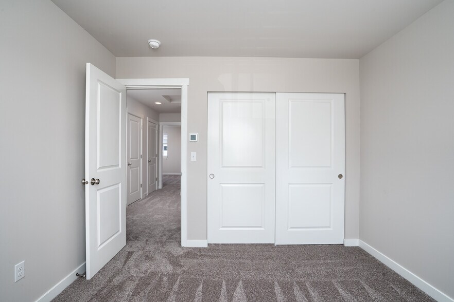 Building Photo - 604 F and S Grade Rd