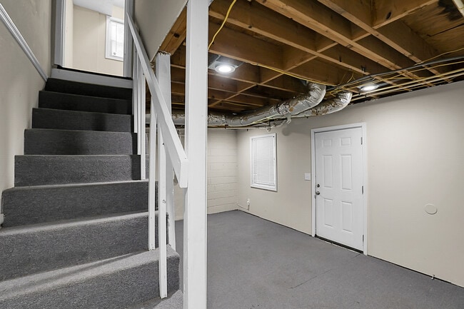 Building Photo - 1229 Creek Forest Ct NW