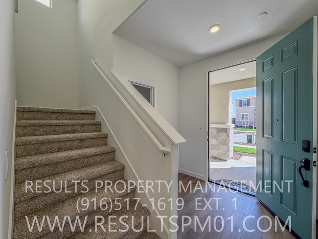 Building Photo - Brand new 3 Bedroom home. Wonderful amenities!