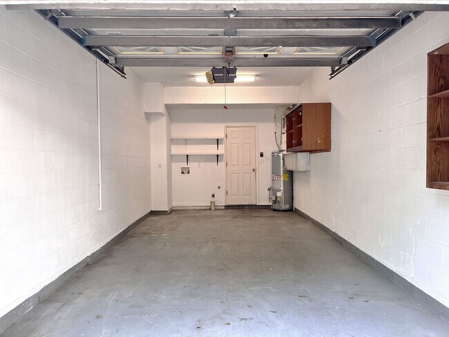 Building Photo - Two-Bedroom Townhome in Winter Haven