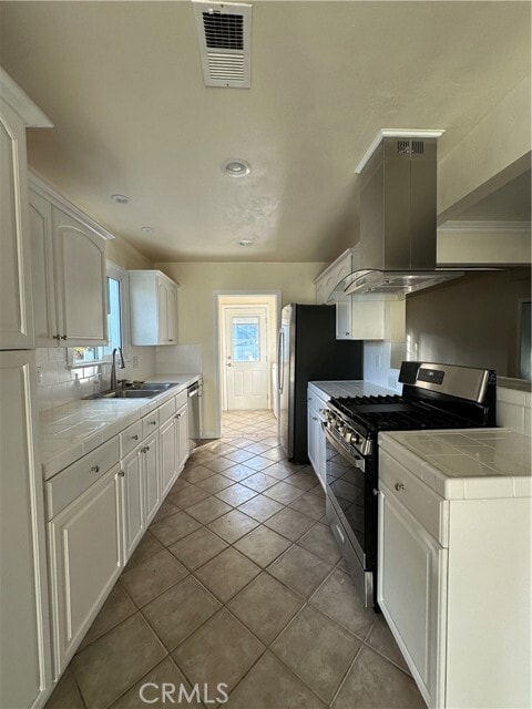 Building Photo - 6447 Balcom Ave