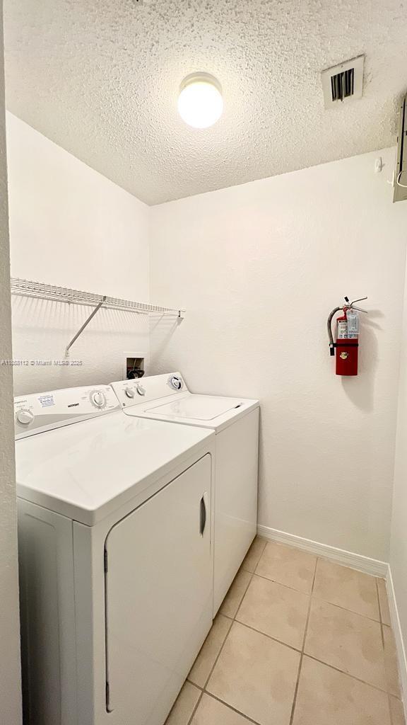 Building Photo - 3021 Alcazar Pl