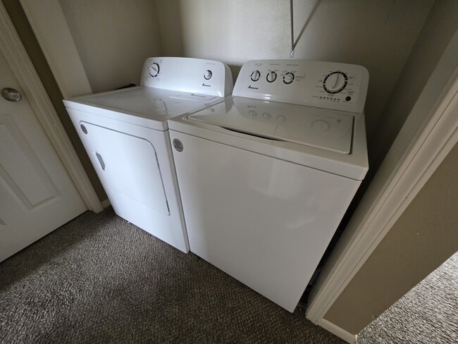 Building Photo - 3901 Marigold Dr