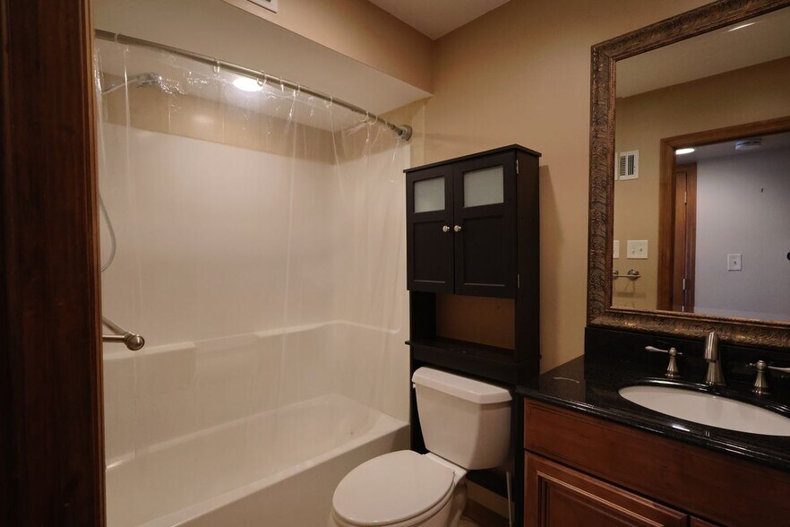 Building Photo - 200 Portland Rd