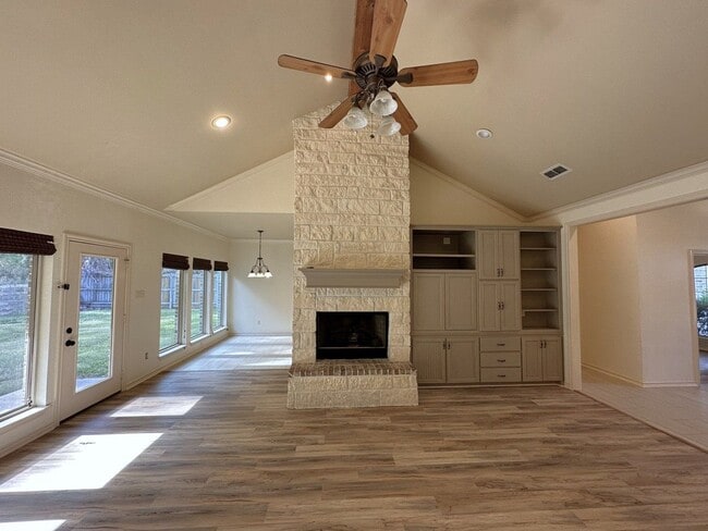 Building Photo - Coming Soon! Updated 5 Bedroom 3 Bath Home in South Tyler!