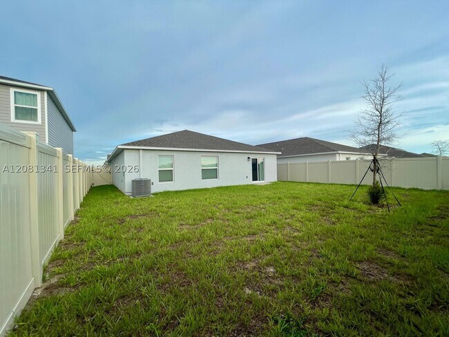 Building Photo - 2514 McKinley Dr