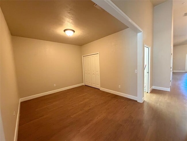 Building Photo - 1084 NW 126 Way