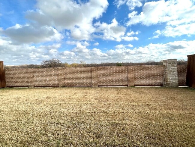 Building Photo - 1205 Roadrunner Dr