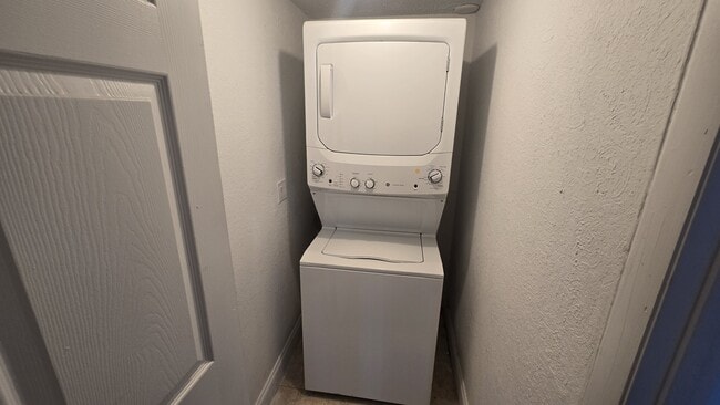 Building Photo - 492 Banyon Tree Cir