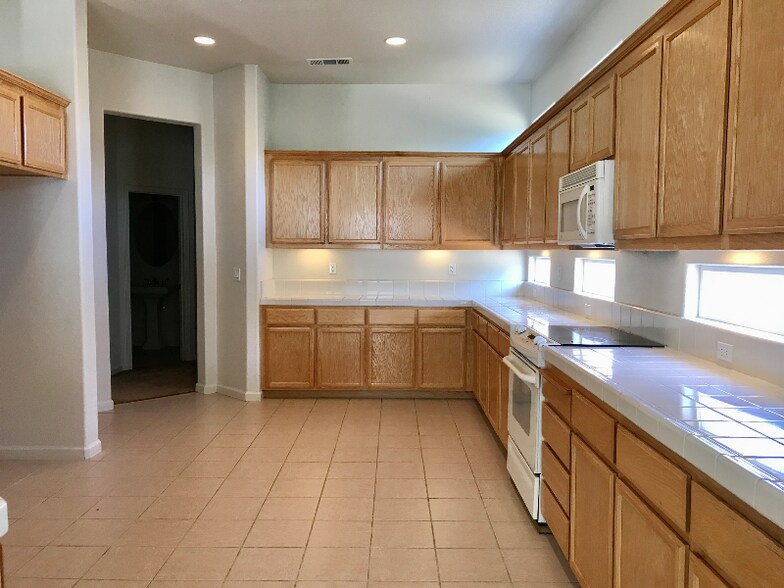 Building Photo - 205 Quail Meadow Ln